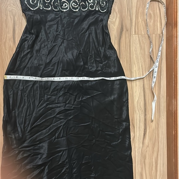 Black sequin long gown satin - Picture 5 of 8